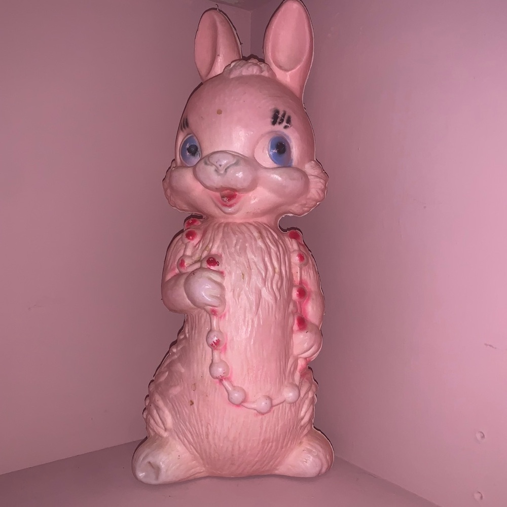 Vintage pink rabbit bank
